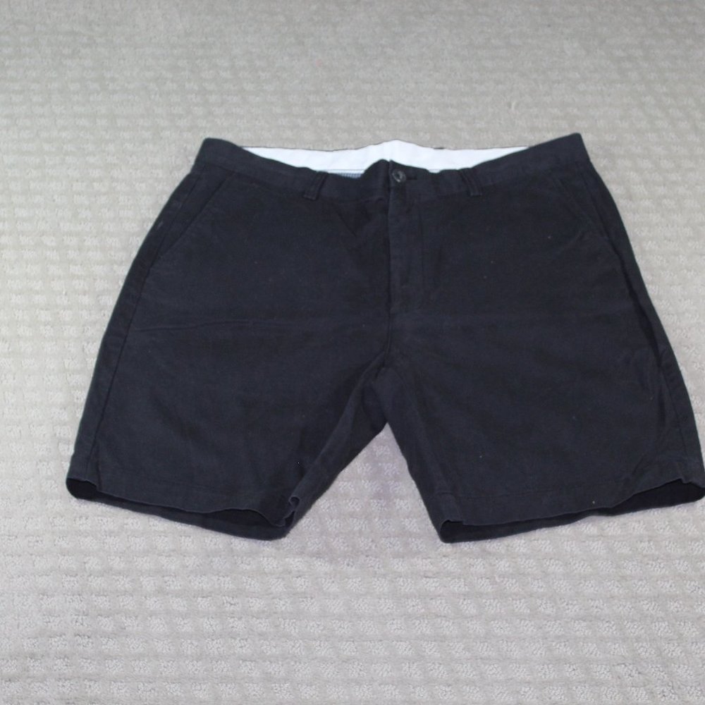 Casuals by Roundtree and Yorke Black Flat Front Shorts 36x9